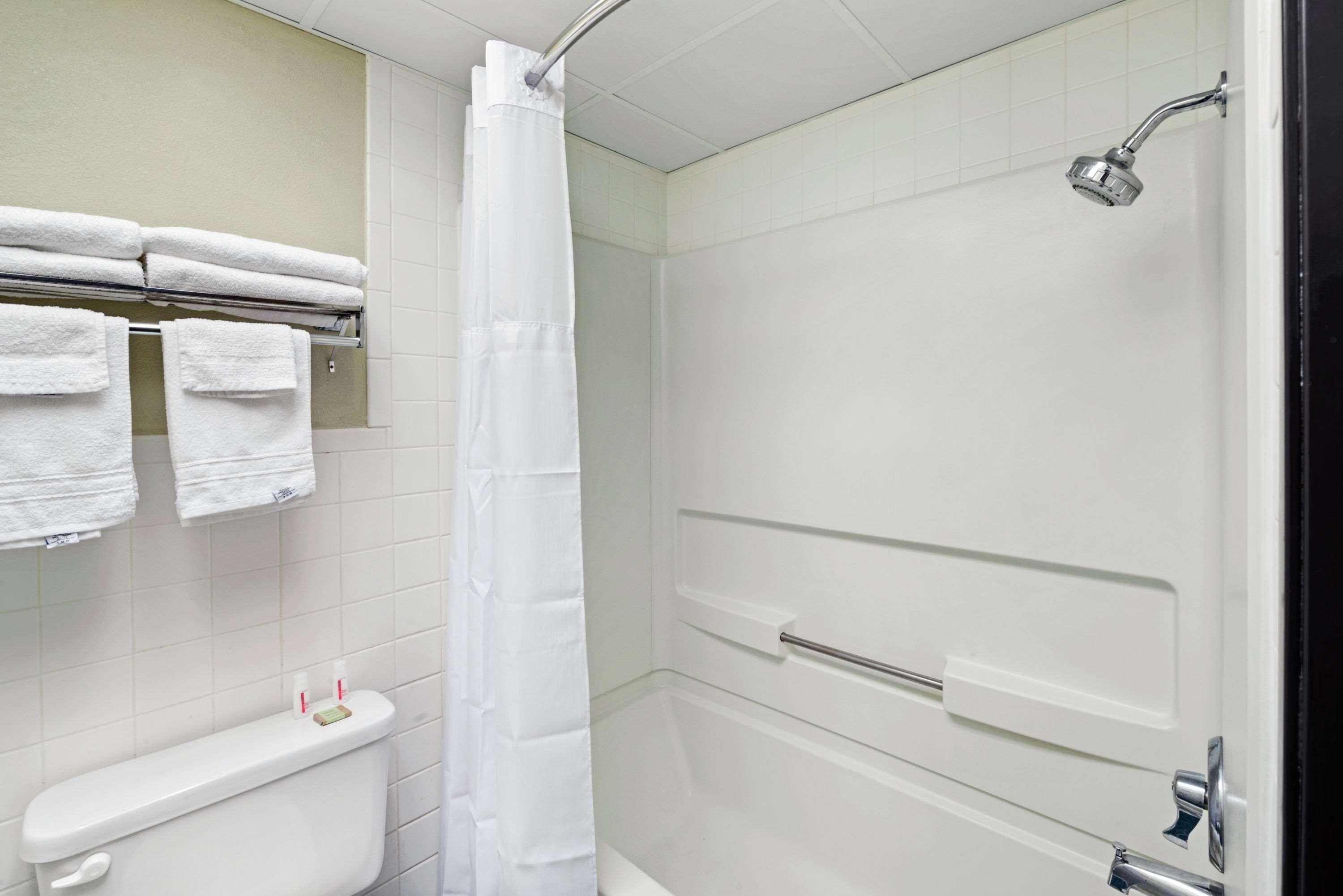 ซูเปอร์ 8 บาย วินด์แฮม วิชิตา อีสต์ Hotel วิชิต้า ภายนอก รูปภาพ