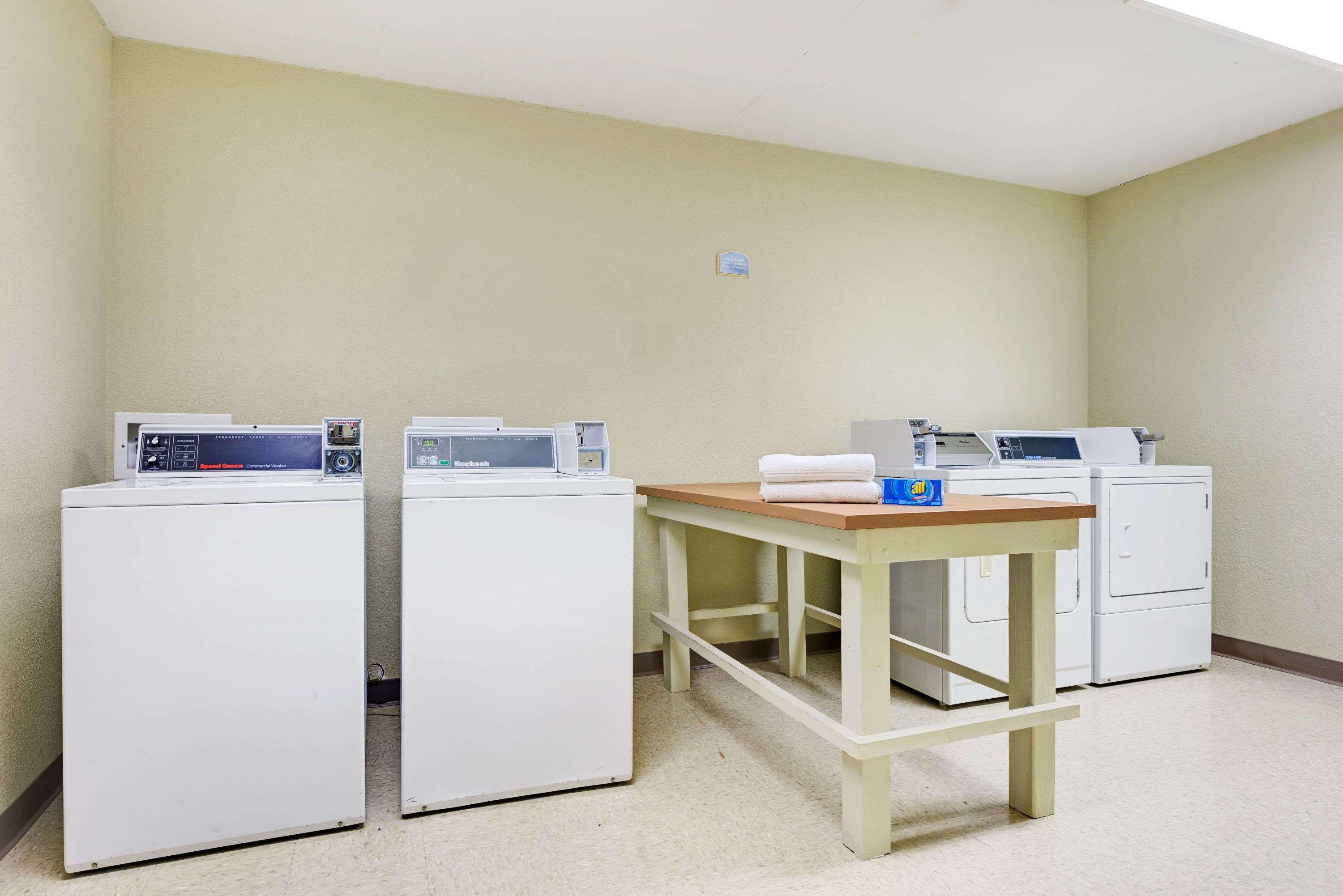 ซูเปอร์ 8 บาย วินด์แฮม วิชิตา อีสต์ Hotel วิชิต้า ภายนอก รูปภาพ